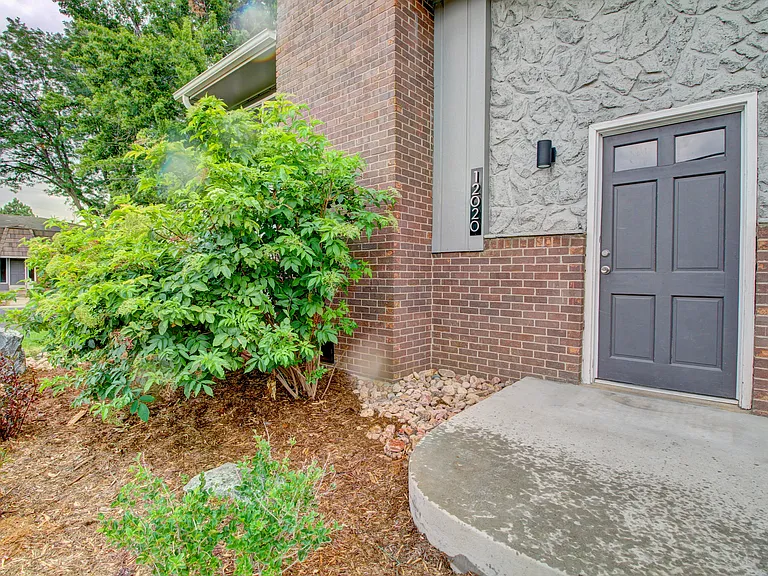 12020 W 63rd Pl — Photo 3