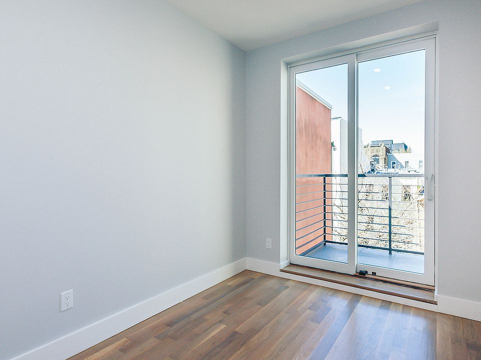 1st image of 743 Lafayette Ave #3R