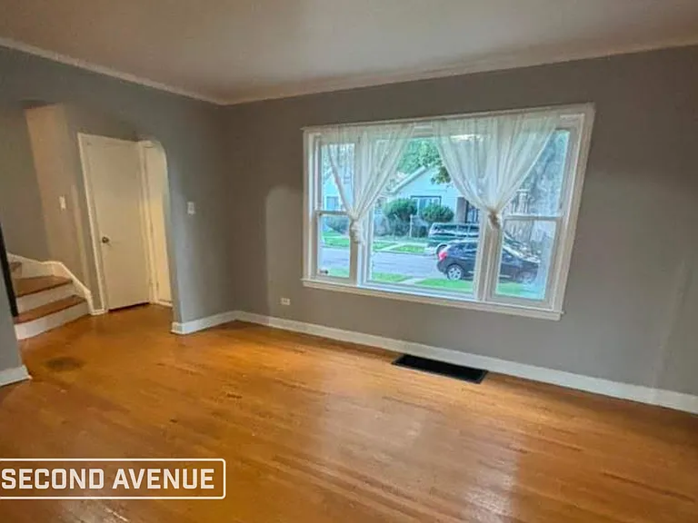 8925 S Laflin St — Photo 3