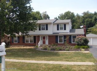 917 Fairview Cir, Radcliff, KY 40160