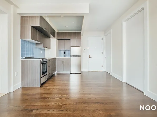 486 East 28th Street image 1 of 21