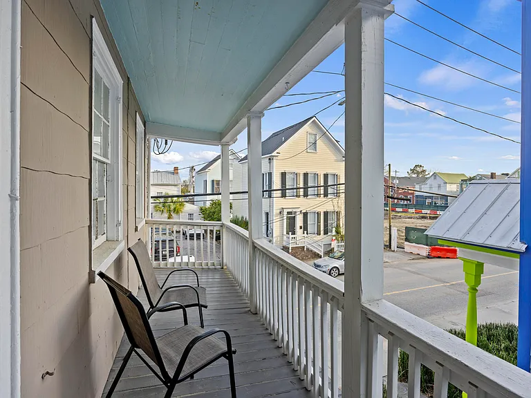 66 Line St #B — Photo 23