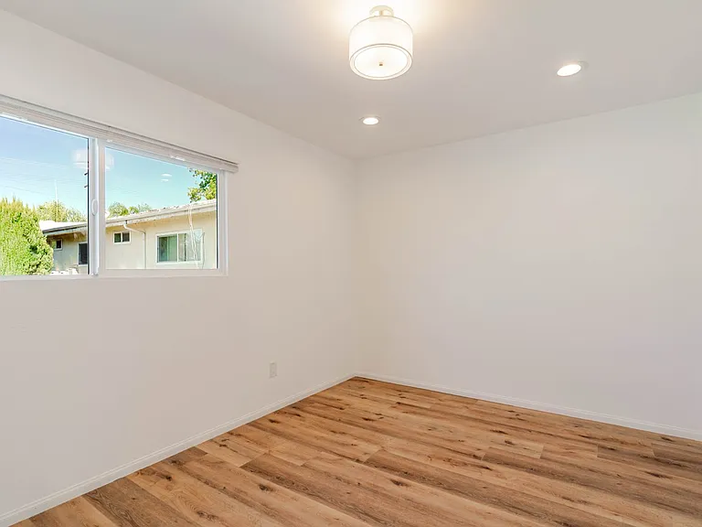 15243 Valleyheart Dr N #1 — Photo 15