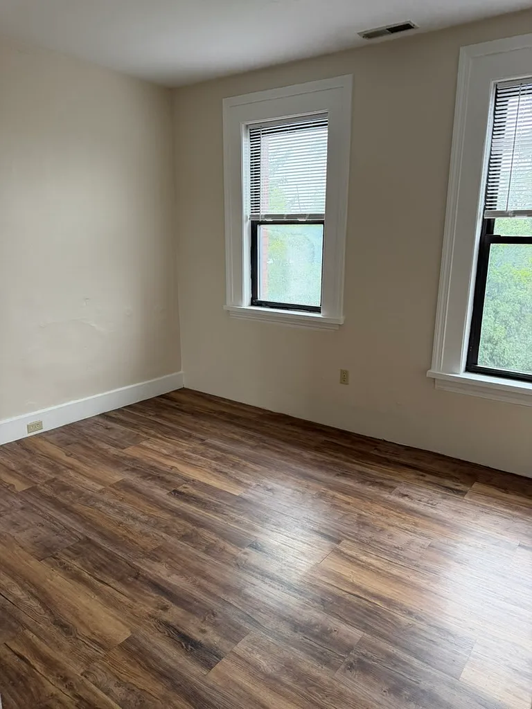 2 bed, 910 sqft, $1,750 — Photo 3