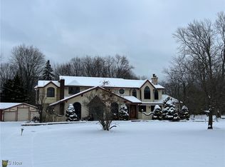 24544 Nobottom Rd, Olmsted Township, OH 44138
