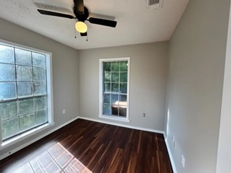 212 Lawler Ave — Photo 17