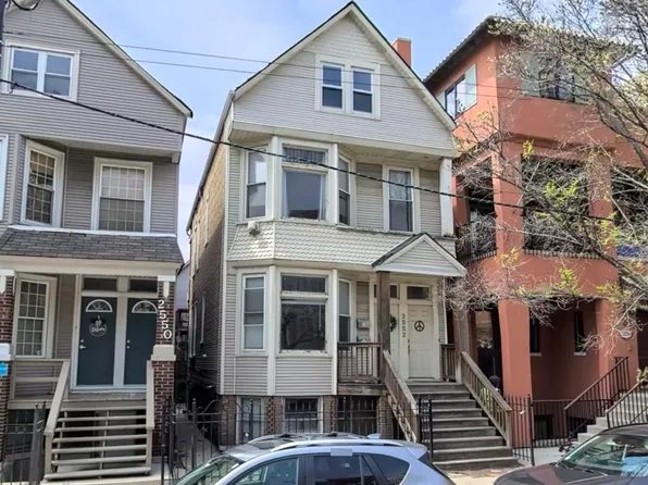 2552 N Southport Ave APT 1F, Chicago, IL 60614