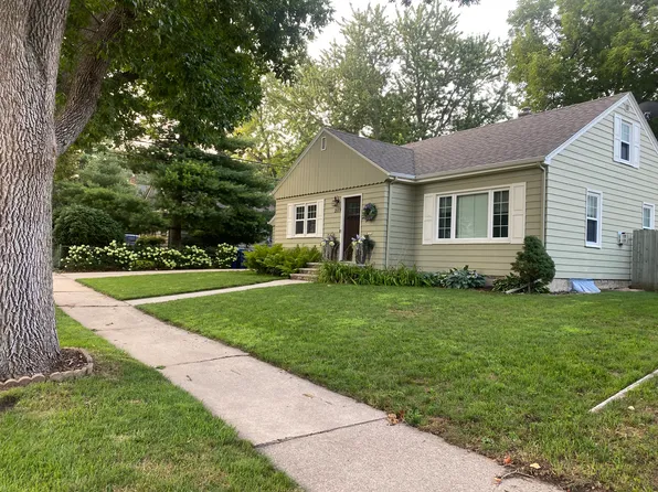 209 E 32nd St, Sioux Falls, SD 57105