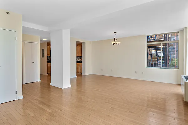 Sold by Grand Lux Realty | media 2