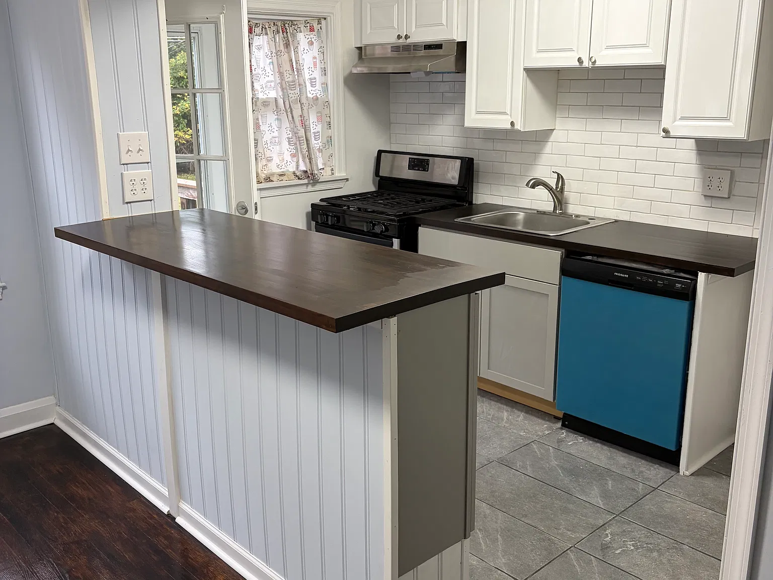 4 bed, 1200 sqft, $2,750 — Photo 3