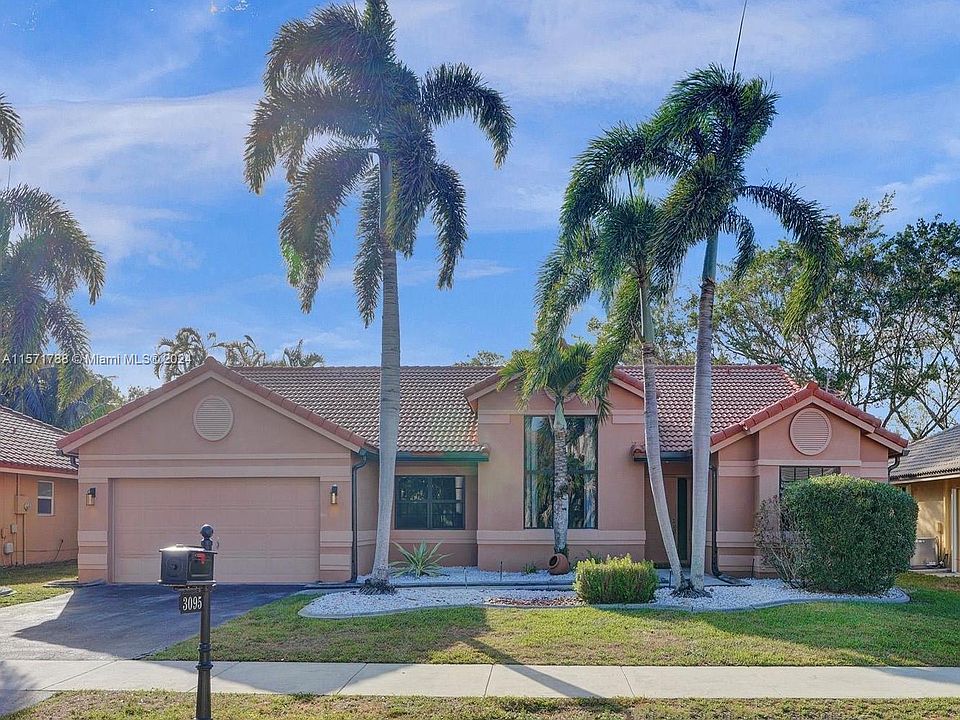 1st image of 3095 Perriwinkle Cir