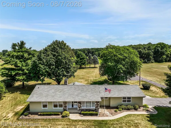 28200 N Dixboro Rd, South Lyon, MI 48178