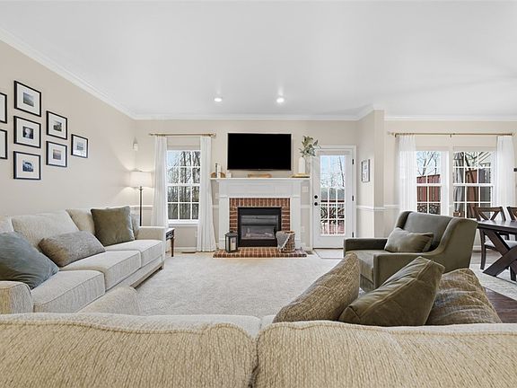 4th image of 250 Corey Dr