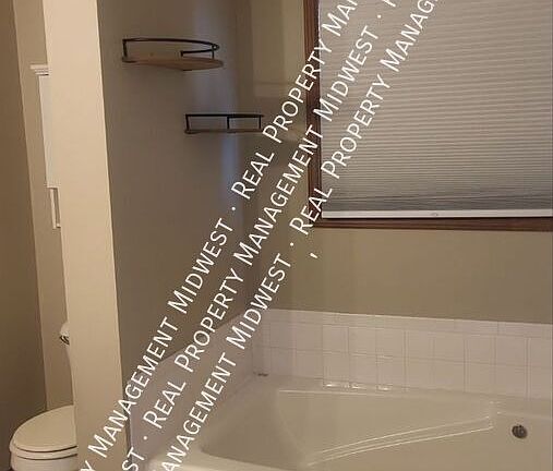 3rd image of 440 Armand Dr