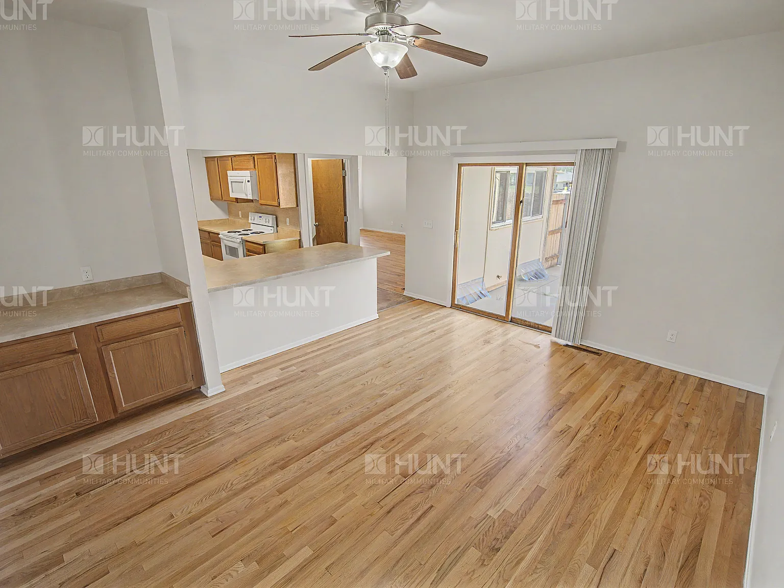 3 bed, 1385 sqft, $2,225 — Photo 4
