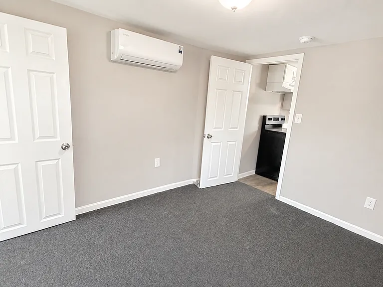 6600 Detroit Ave — Photo 7
