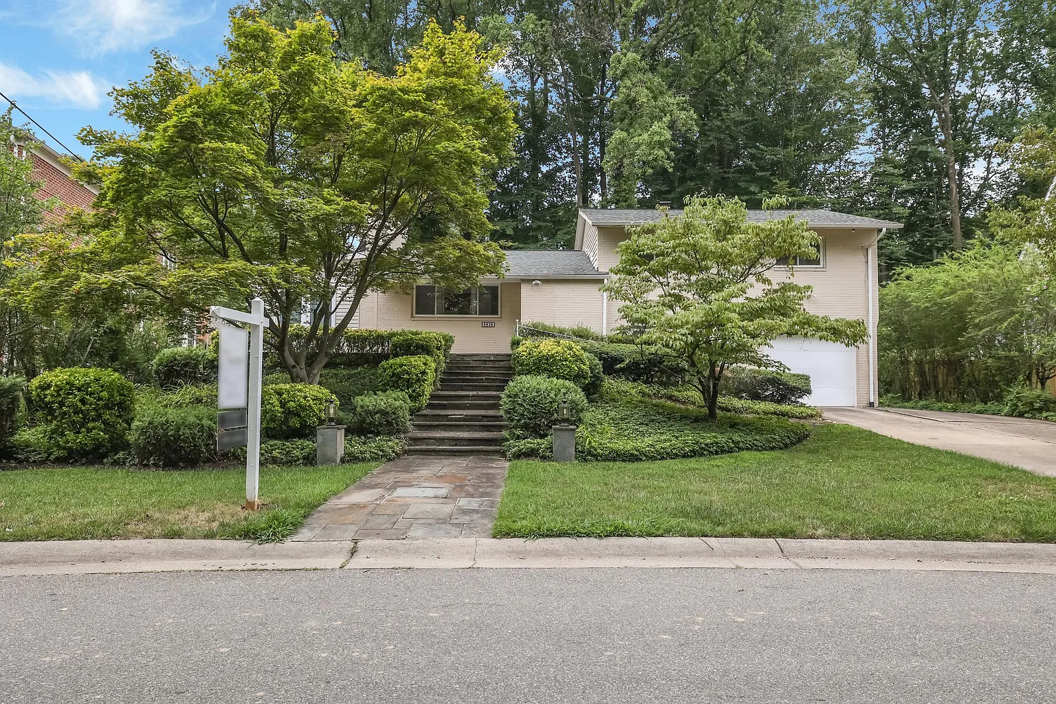 6928 Winterberry Ln photo 1