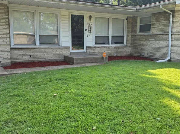 9706 Newton Dr, Saint Louis, MO 63136