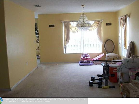 3rd image of 13712 NW 22nd Pl