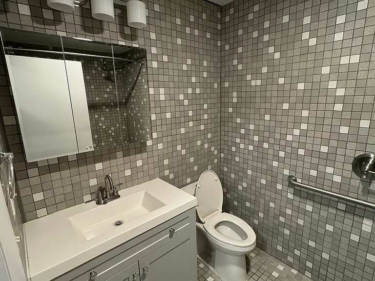 610 N 100 W — Photo 4
