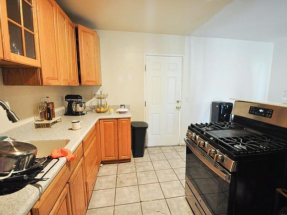 4th image of 124-130 Richardson Ave