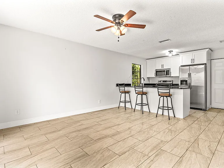 1500 Walnut St — Photo 13