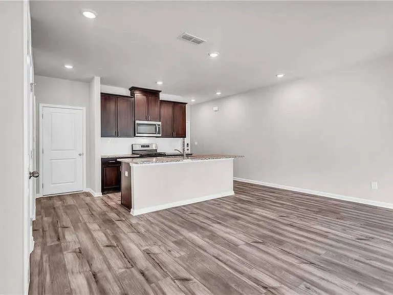 1575 Villageside Ct — Photo 4