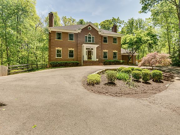 2nd image of 10801 Sycamore Springs Ln
