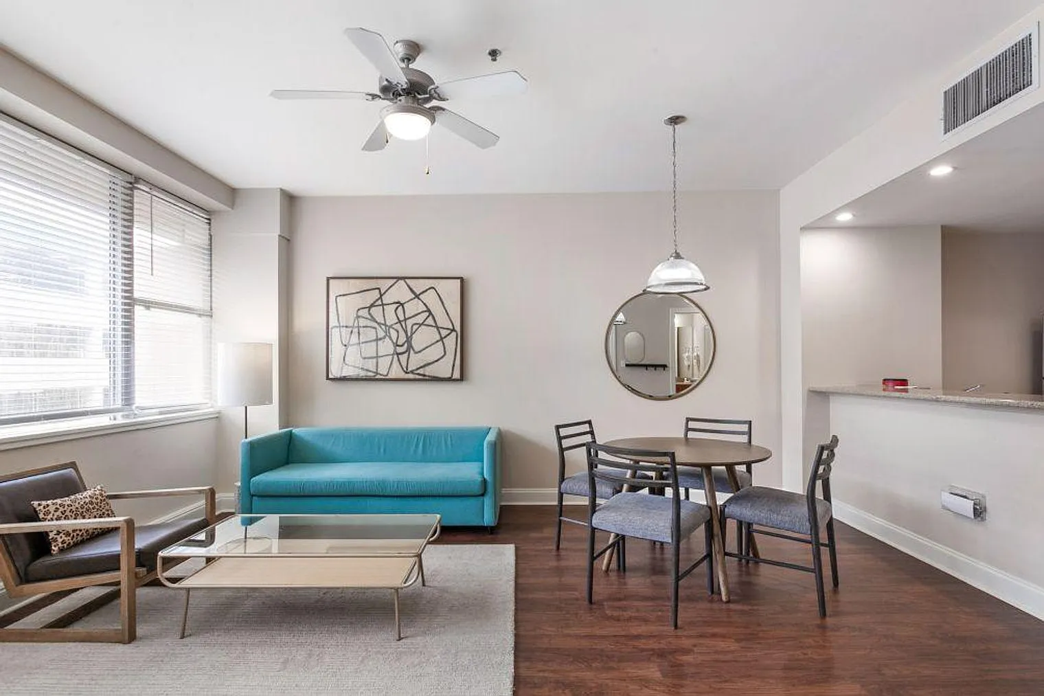 1 bed, 2.0 bath, 430 sqft, $4,162 — Photo 2