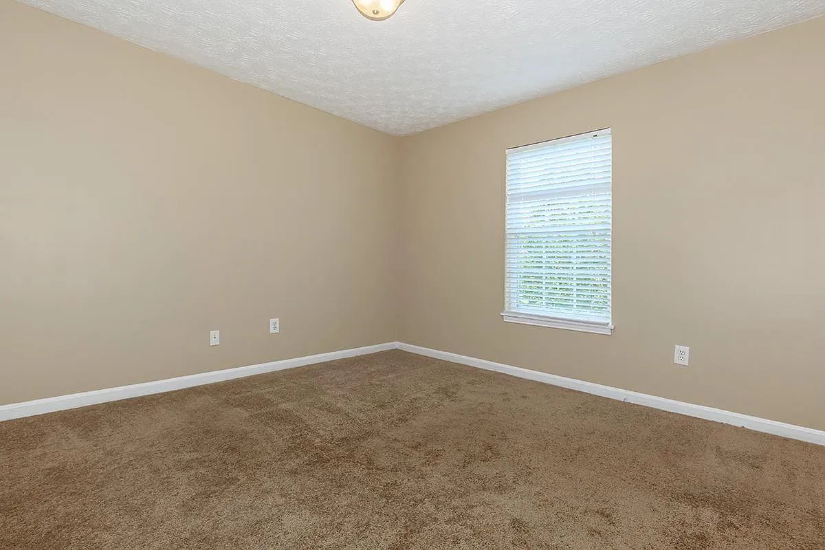 Green Meadow Apartments — Photo 4