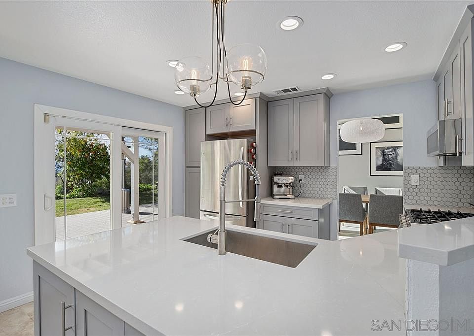 1st image of 800 Palo Alto Ct