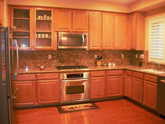 4th image of 621 Adeline Ave