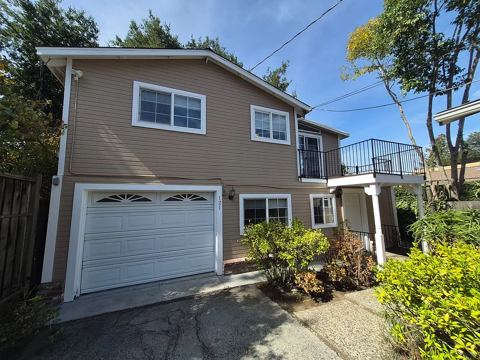 121 Amherst Ave