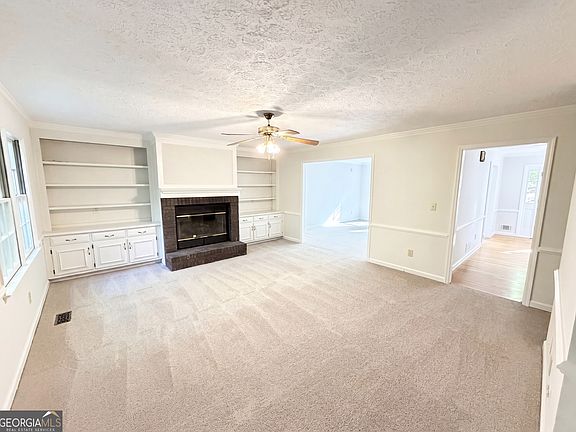 3rd image of 515 Teresa Ln