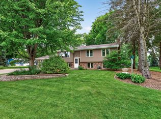 17351 Barberry Cir, Eden Prairie, MN 55346