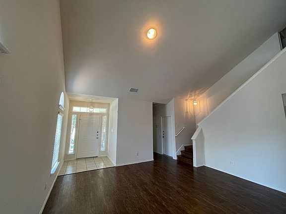4th image of 3830 Castle Rock Cv