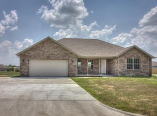 116 E Shawnee St, Strafford, MO 65757