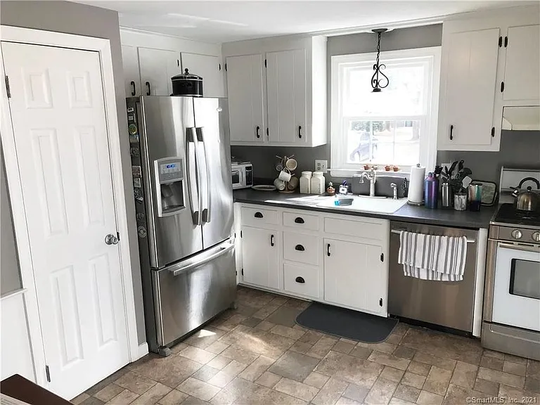 27 Butternut Dr — Photo 2