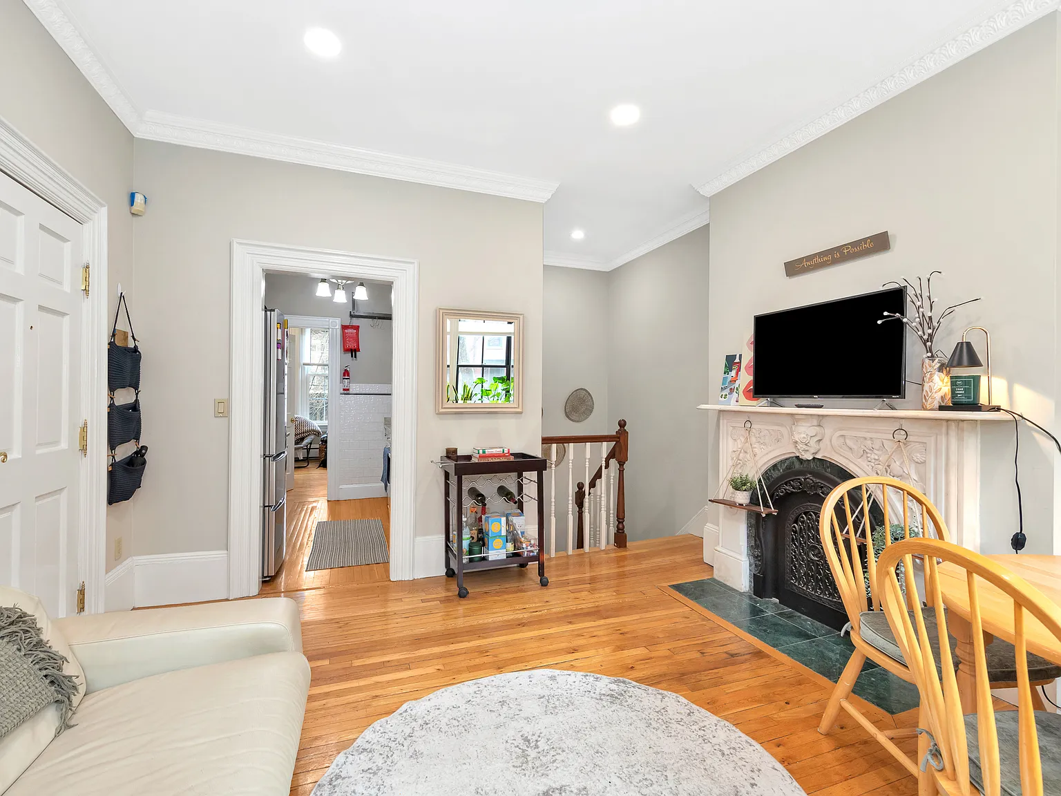 2 bed, 1.5 bath, 1077 sqft, $3,800 — Photo 2