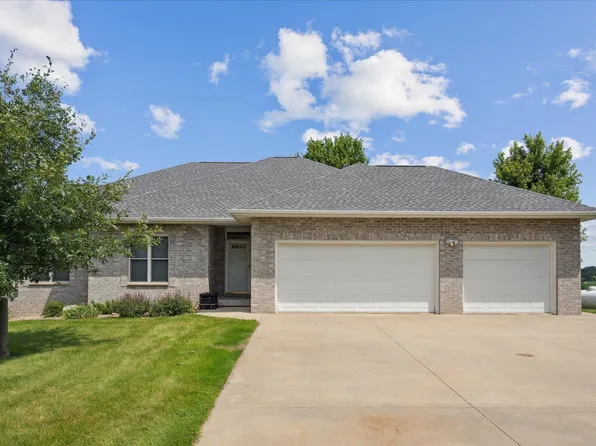 18926 161st Ave, Manchester, IA 52057