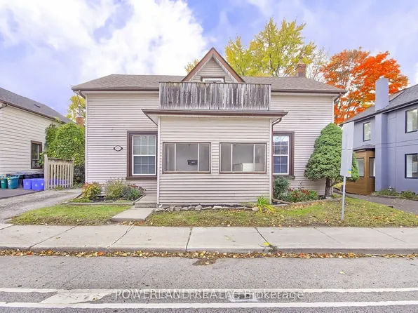 202 Prospect St APT 1, Newmarket, ON L3Y 3T6