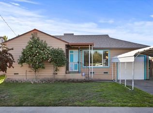 320 N 8th Ave, Oakdale, CA 95361