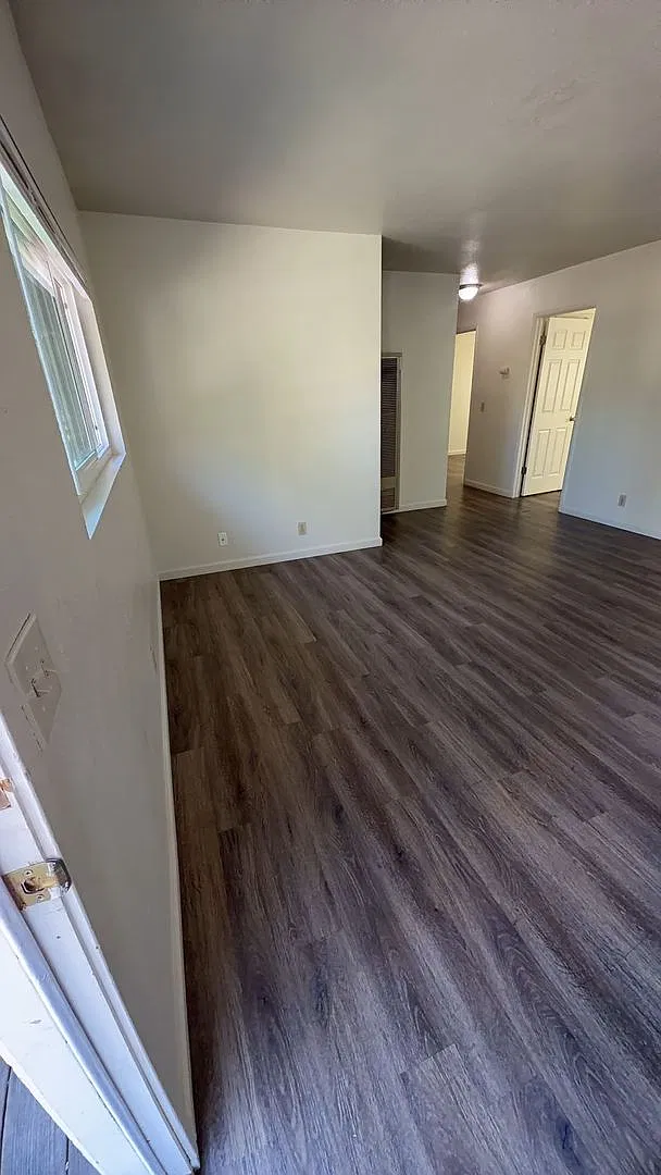*Reserve NOW for Summer 2027*Unbeatable location! 4 Bedroom apartments — Photo 4
