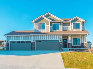 5022 160th St, Urbandale, IA 50323