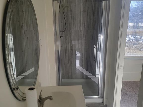 4th image of 500 Hathaway St