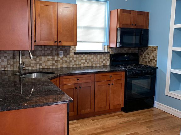 3rd image of 7 Brewster Ave #2