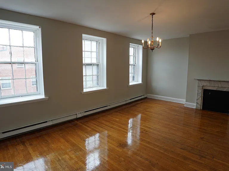 802 Cathedral St #5 — Photo 2