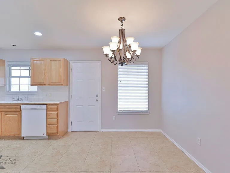7825 Thompson Pkwy — Photo 7