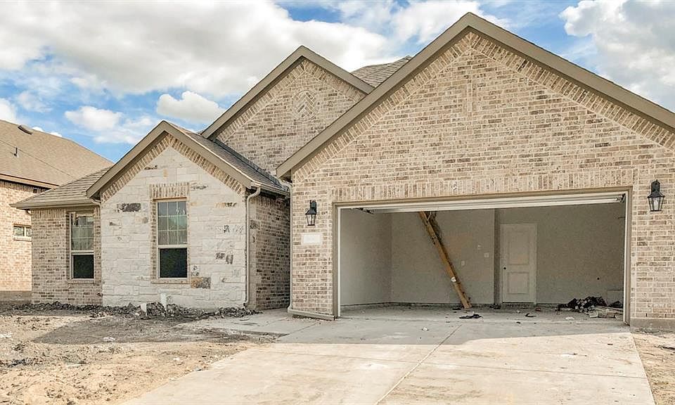 1st image of 3061 Lily Ln