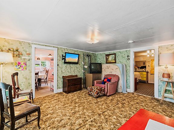 5th image of 137 N Pine Street